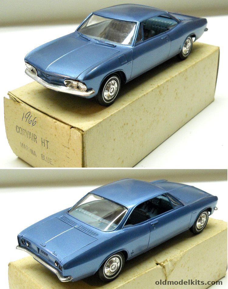 AMT 1/25 1966 Chevrolet Corvair 2 Door HT Promo plastic model kit